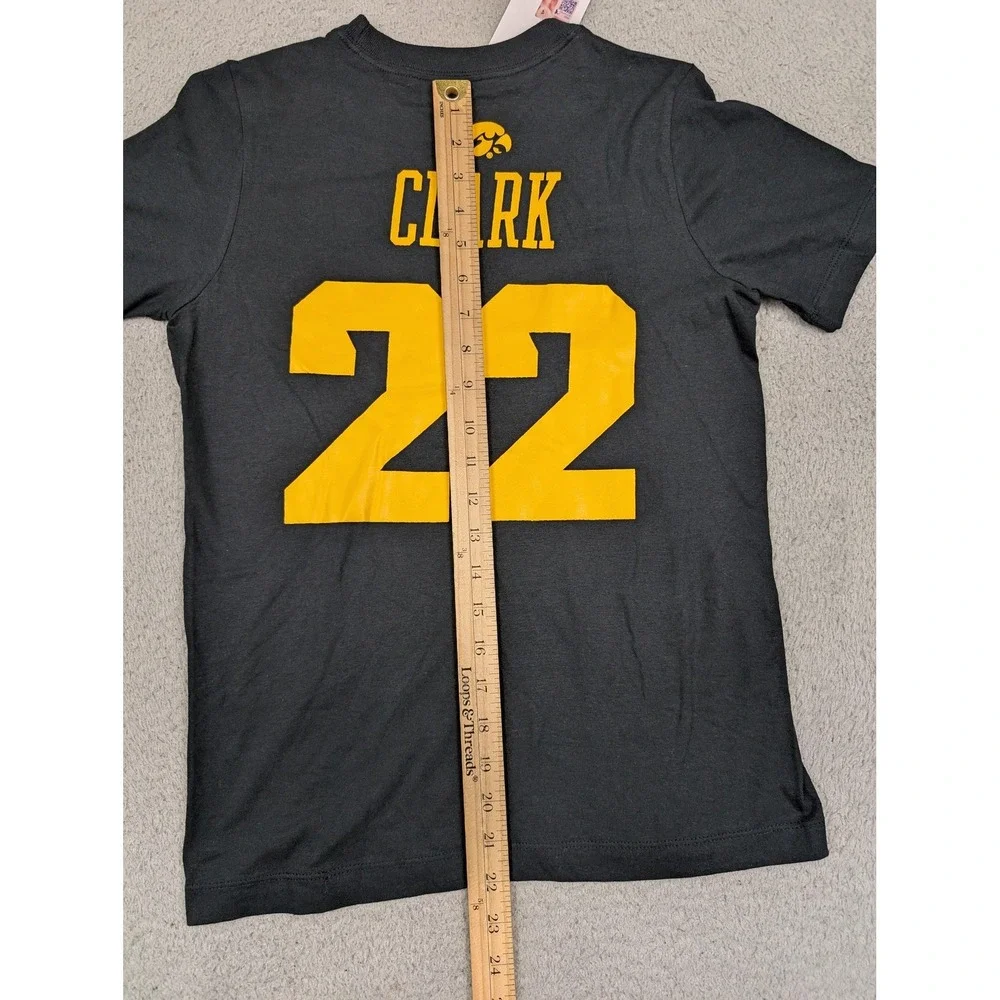 Iowa Hawkeyes‎ Shirt Womens Medium Black NCAA Basketball Clark 22 Nike T-Shirt